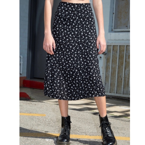 Brandy Melville Dresses & Skirts - Brandy Melville mid length skirt